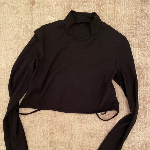 Adika open back crop top - Picture 3 of 6